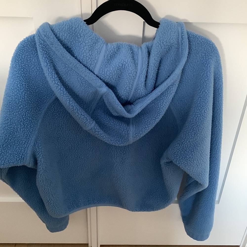 Aritzia Light Blue Sherpa Zip-Up Hoodie - Picture 4 of 7